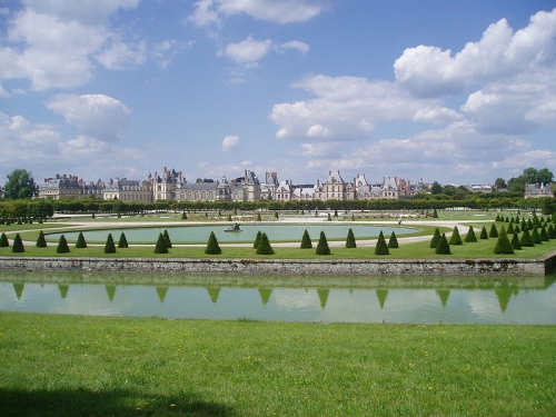 FONTAINEBLEAU LE GRAND PARTERRE.jpg