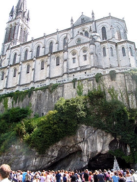 280px-Lourdes_cathedrale-grotte.jpg