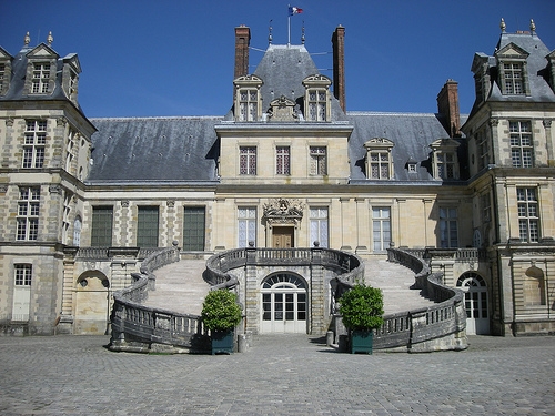 FONTAINEBLEAU ESCALIER EN FER A CHEVAL.jpg