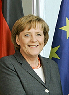 merkel DEVANT DRAPEAUX.jpg