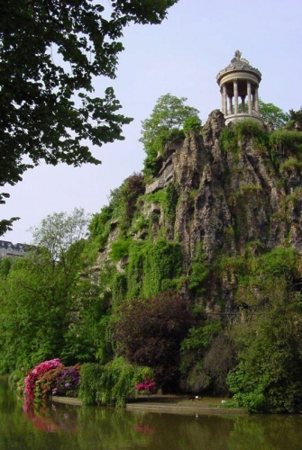 buttes chaumont.JPG