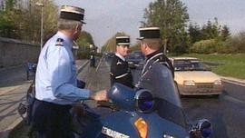gendarmes-lors-controle-routier-2504449_224.jpg