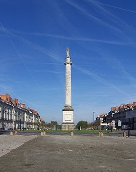 LOUIS XVI STATUE NANTES.jpg