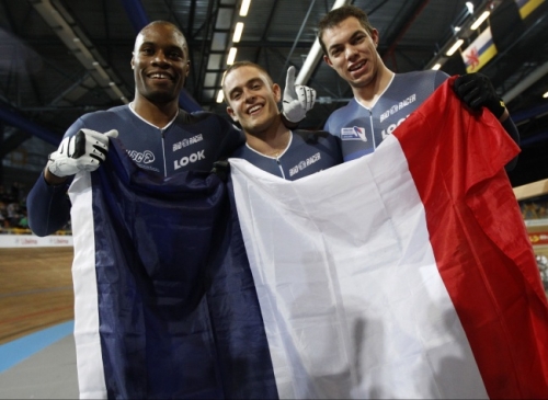 sport les-bleus-sont-champions-du-monde-de-vitesse-par-equipes.jpg