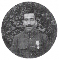 André et la médaille coloniale.jpg