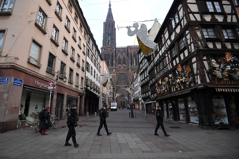 7795899532_strasbourg-des-policiers-patrouillent-au-lendemain-de-l-attaque-de-mardi-11-decembre-2018.jpg