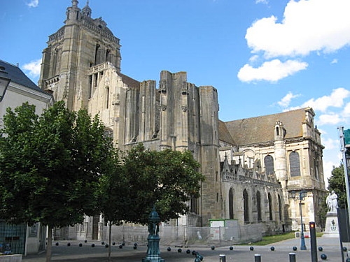 dreux eglise saint pierre.jpg