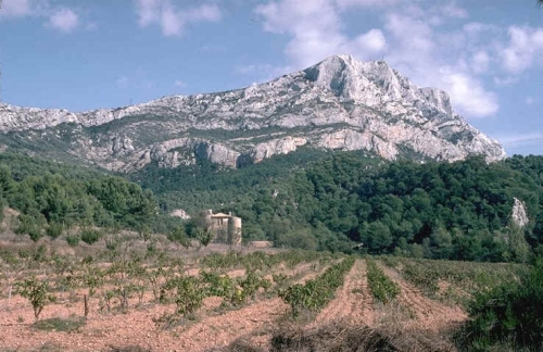 Montagne_Sainte_Victoire_vue_panoramique.jpg