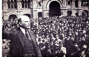 lenin-speaking-quizards-696x464.jpg