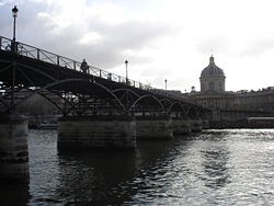 250px-Pont_des_arts_et_institut.jpg