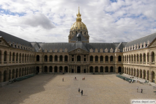 invalides cour d'honneur.jpg