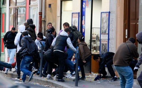 VIOLENCES GREVES RETRAITES 2010 2.jpg