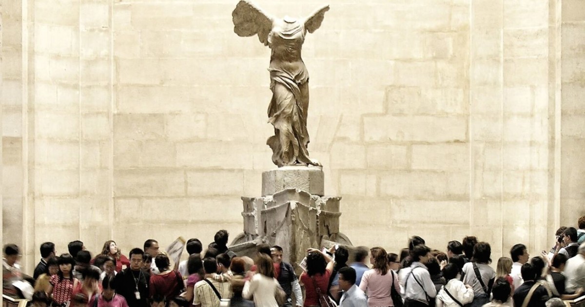 ATHOS 79 ptrsente le JSF du 15 avril et ses ephemerides Cda19_article_actu-musee-louvre-reouverture-deconfinement-victoire-de-samothrace-tt-width-1200-height-630-fill-0-crop-1-bgcolor-ffffff