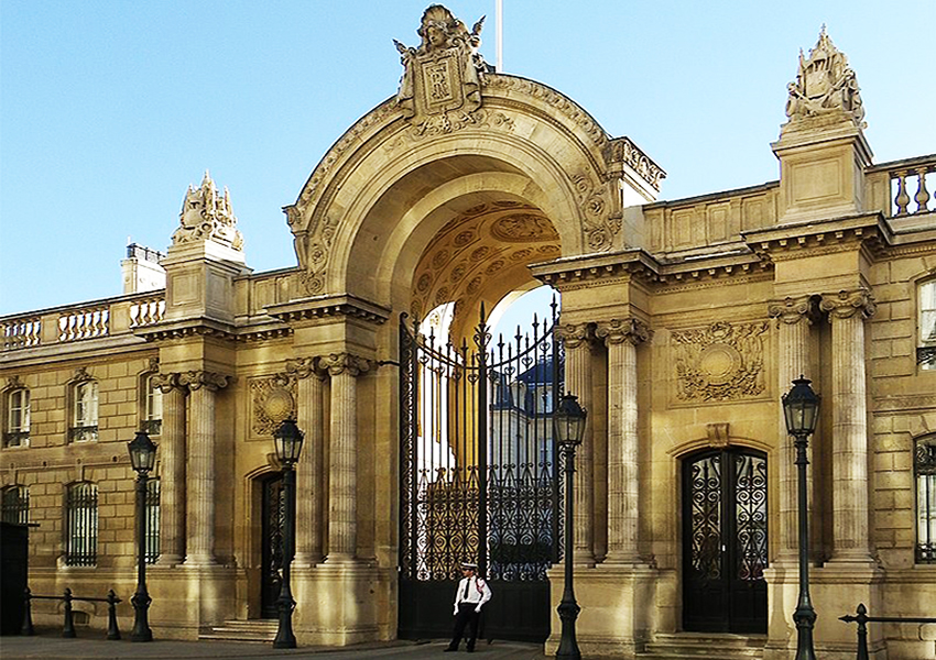 Les ephemerdes du JSF. du 03 aout  par Athos79 03-8-grande-photo-Palais_de_lElysee_-_Grille_dhonneur