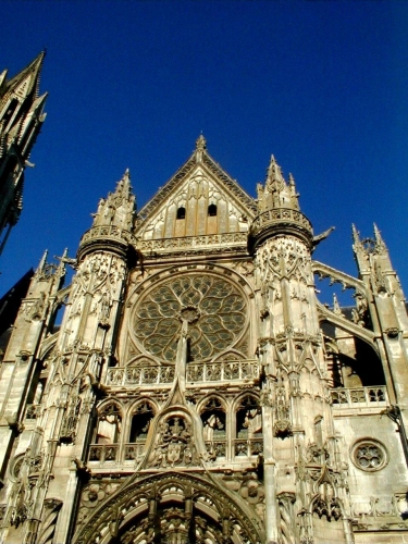 Athos 79 preente les ephemerides du JSF du 04 mai Cathedrale-de-Beauvais-B