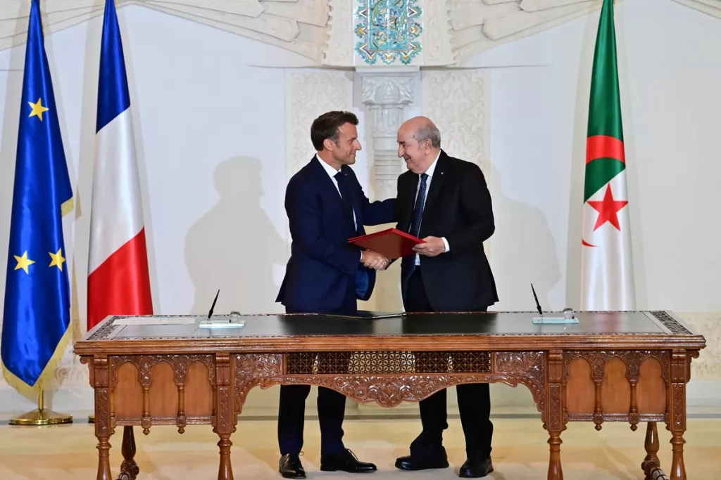 Algerie  - Macron ouvre le musée des horreurs !... 95304eabb3c91199618d0d8864b17e6fd7ec35bd620ee84dc4b99e380312db1a-1024x683