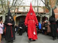 Il ouvre la procession : le Regidor...