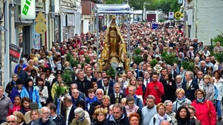 1 : A Valenciennes, le Tour du Saint Cordon