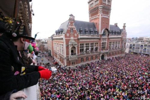 Bandes et Cliques : les "trois joyeuses"...