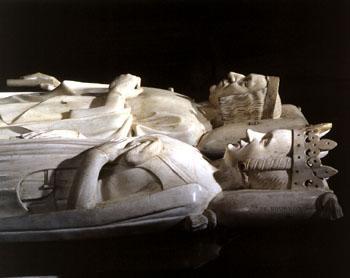 Le gisant de Charles V et Jeanne de Bourbon.