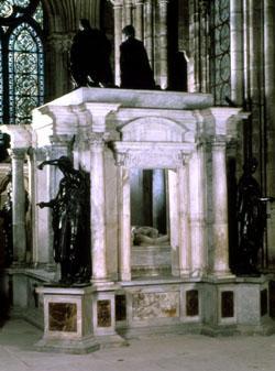 Le tombeau d'Henri II et Catherine de Médicis.