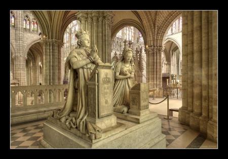 Le monument de Louis XVI et Marie-Antoinette.