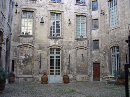 ...et le palais du Roure, en Avignon.