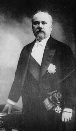 Le président Poincaré vient visiter Mistral...