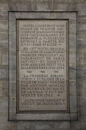 Hotel de Lamoignon, plaque commémorative