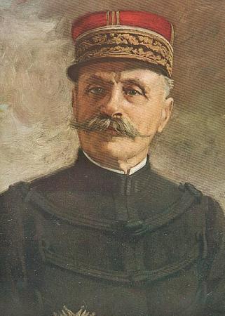 Foch, commandant unique des Armées Alliées...