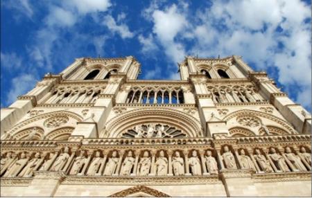 Dedans Paris : Notre-Dame, sentinelle spirituelle.