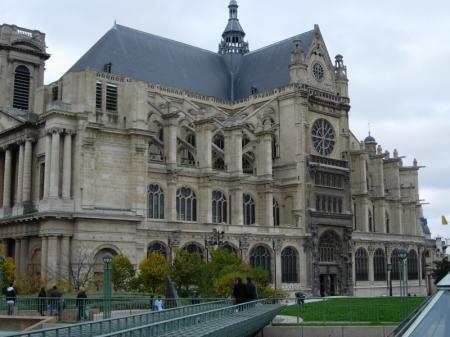 Dedans Paris..." : "l'église Saint Eustache..."